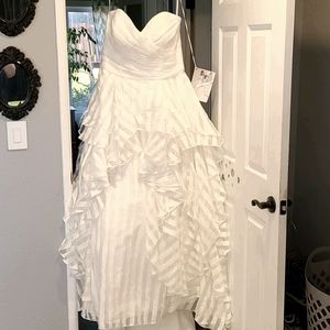 NWT Essence of Australia Wedding Dress